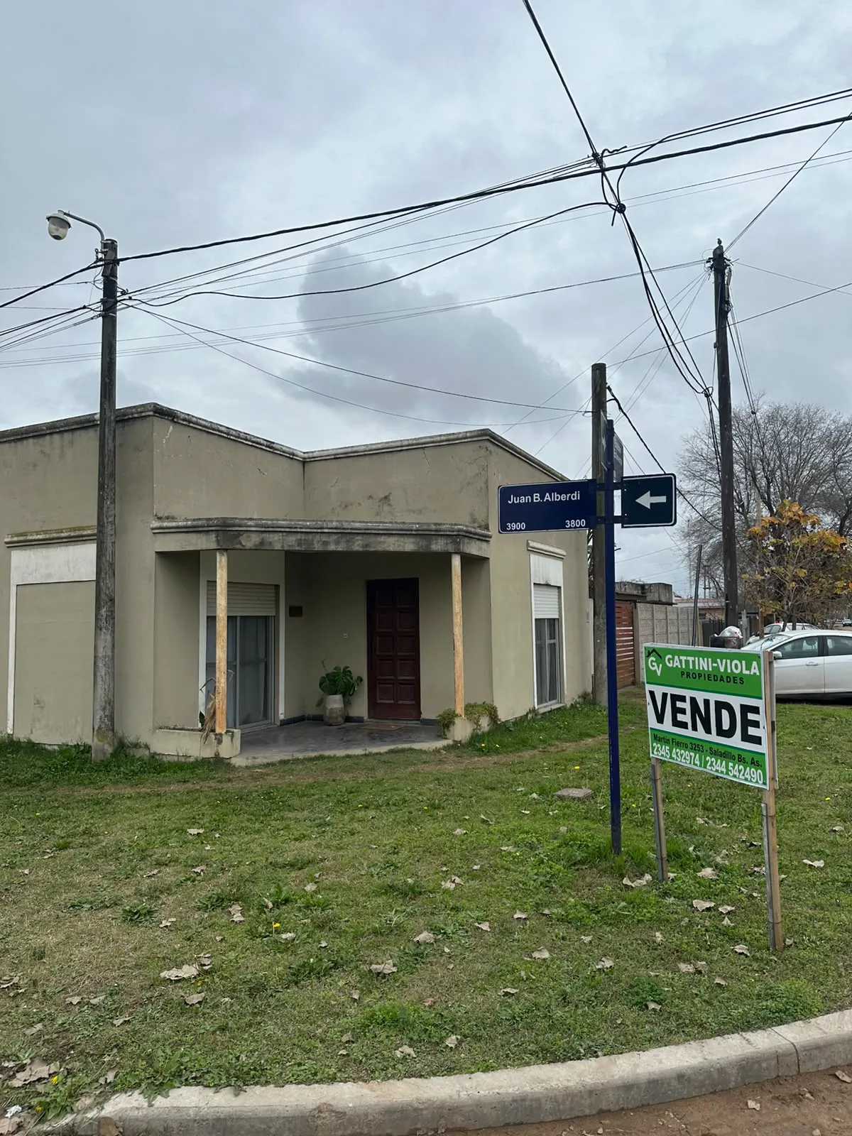 Vivienda sobre esquina a la venta
